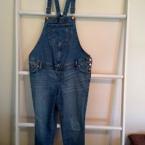 Isabel maternity overall size 10